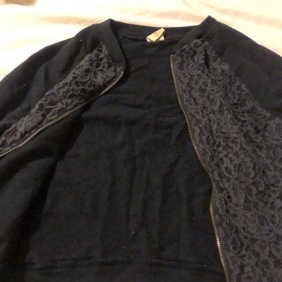 Jacket - Picture 5 of 6